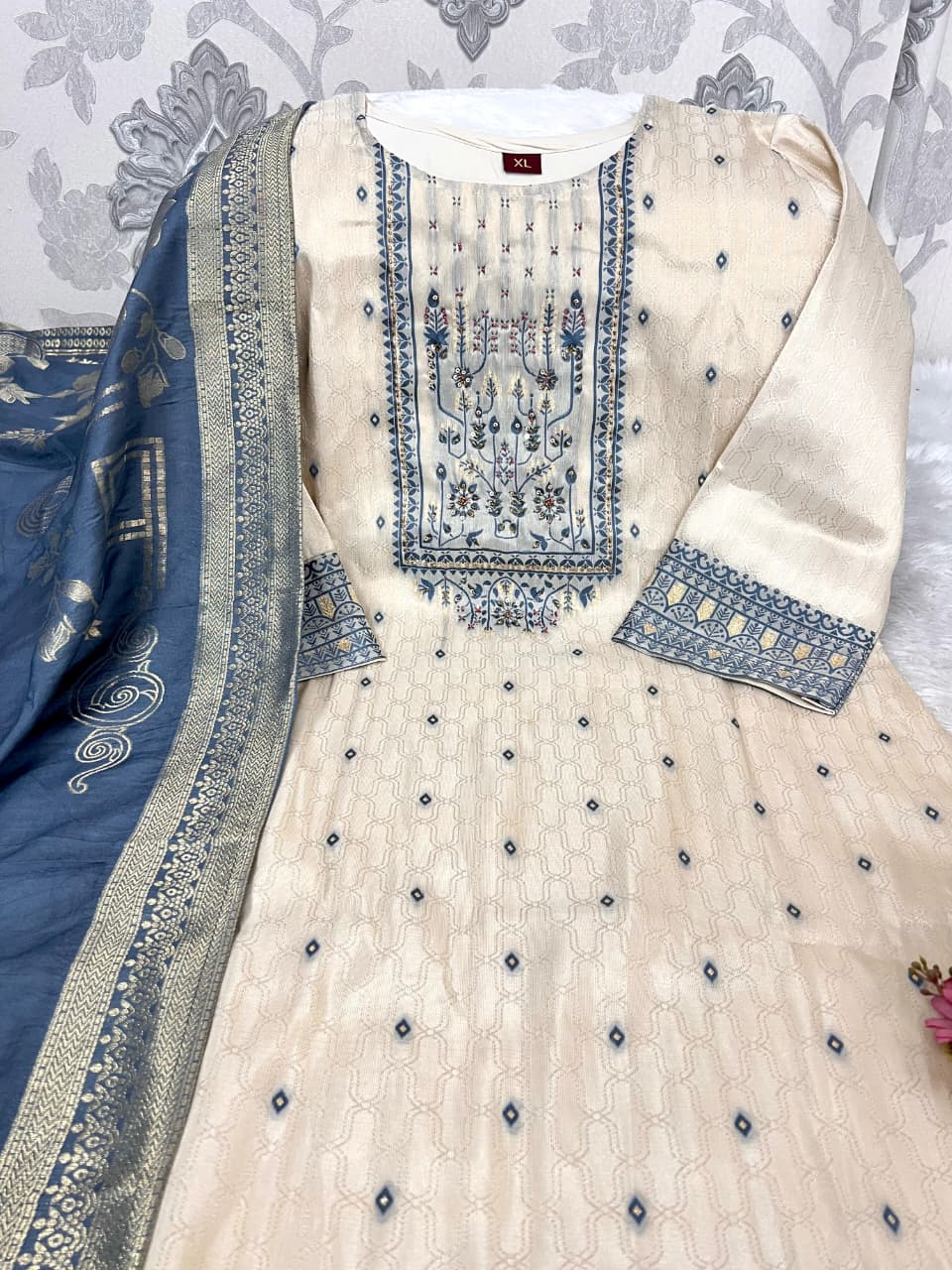 Shimmer Jacquard Silk Handwork Wedding Suit with Pant & Chanderi Dupatta - Image 4