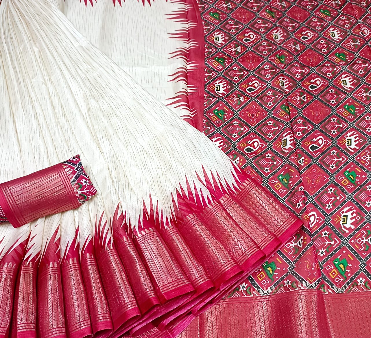 Premium Contrast Border Dola Silk Saree