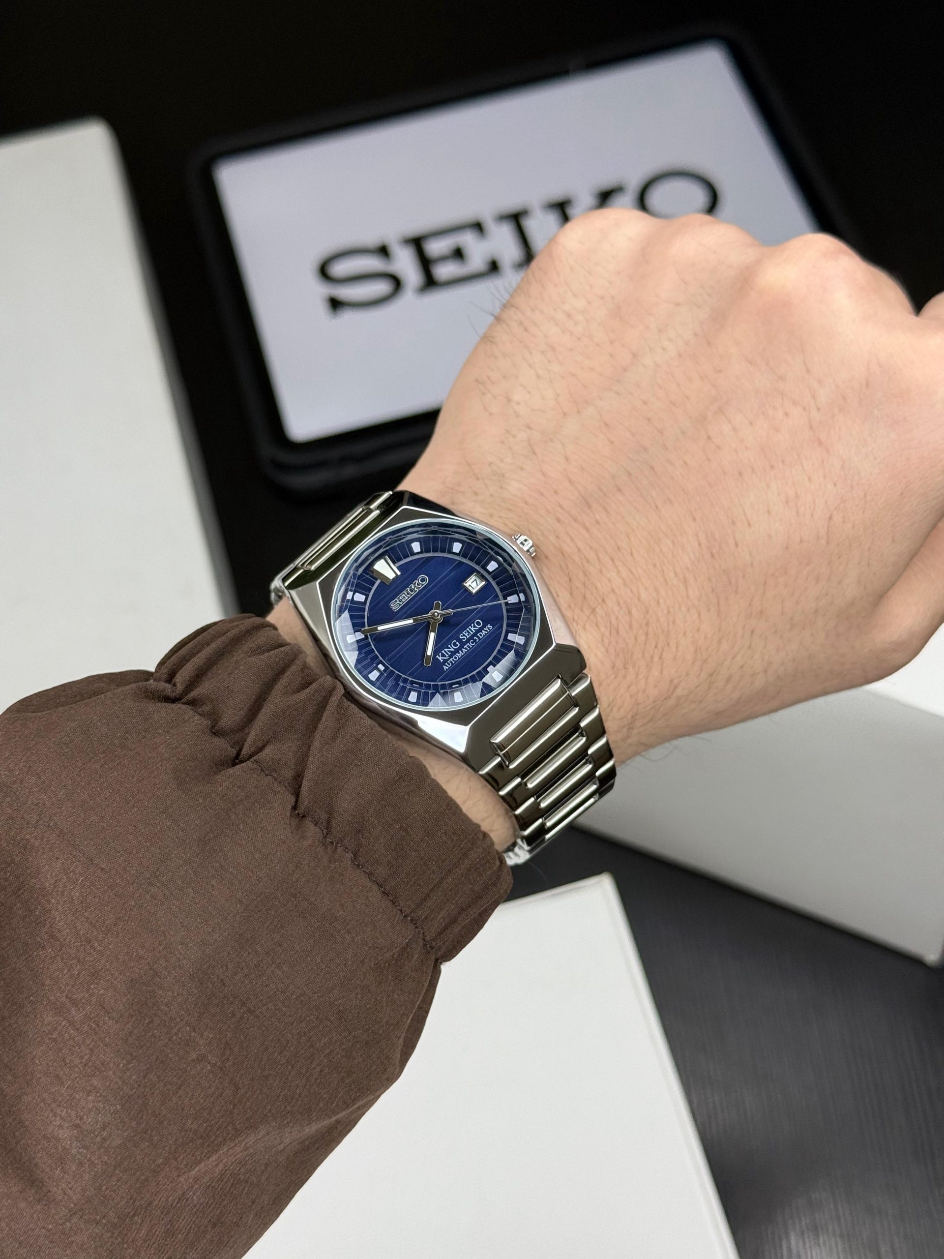 Seikoe Midnight Luxury Silver Strap Men’s Watch