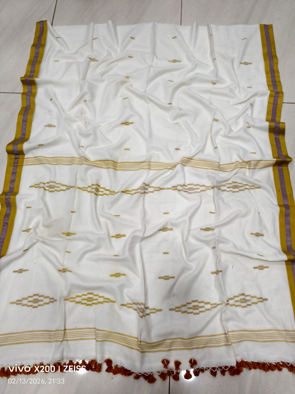 Exclusive Handloom Mul Cotton Saree with Blouse Piece - Image 8