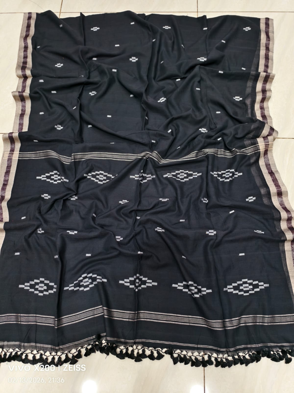 Exclusive Handloom Mul Cotton Saree with Blouse Piece - Image 6