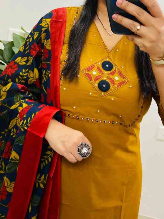 Stylish Ethnic Kurti Pant Dupatta Set - Image 7