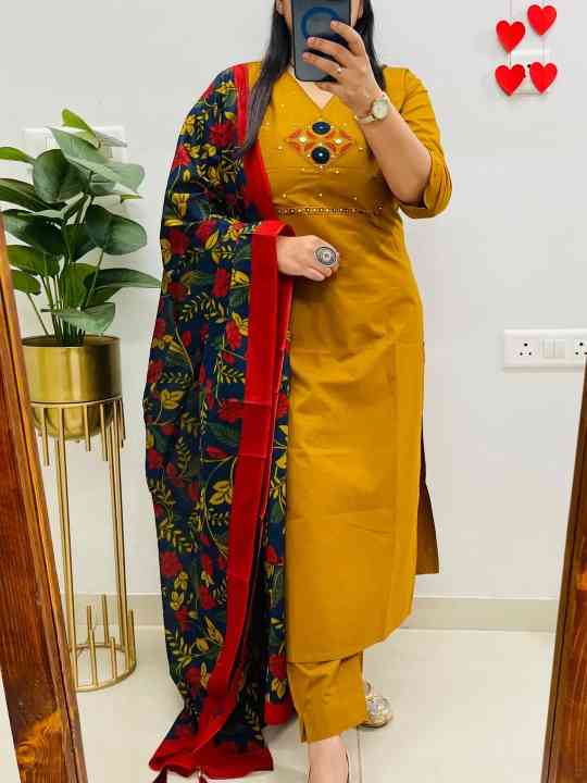 Stylish Ethnic Kurti Pant Dupatta Set - Image 6