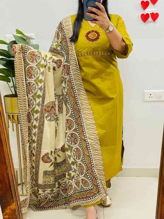 Stylish Ethnic Kurti Pant Dupatta Set - Image 12