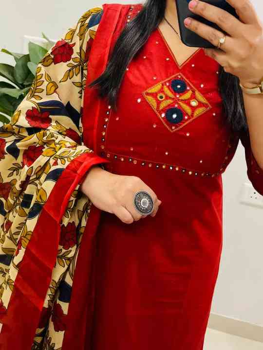 Stylish Ethnic Kurti Pant Dupatta Set - Image 11