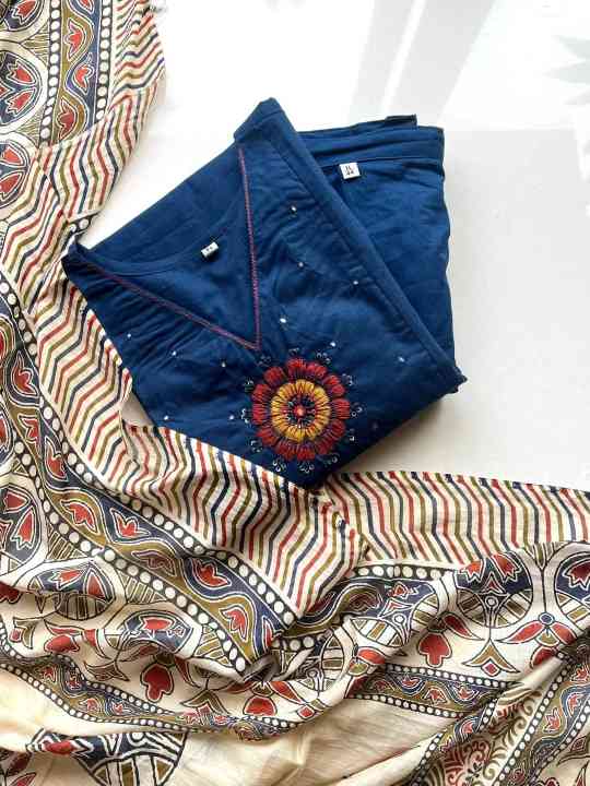 Stylish Ethnic Kurti Pant Dupatta Set - Image 23