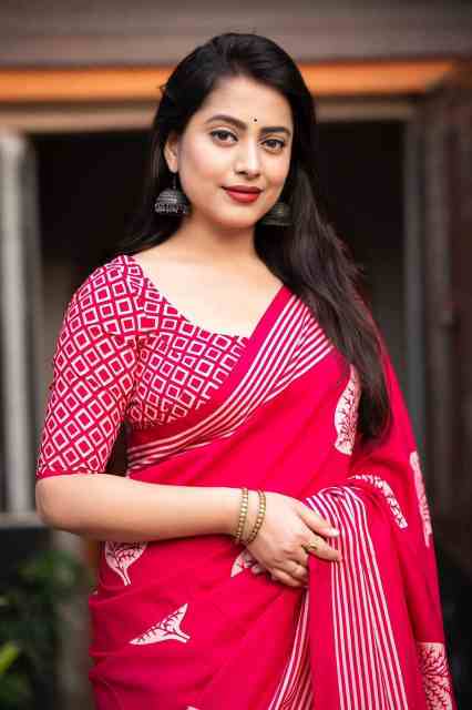 Batik Style Printed Soft Cotton Feel Saree - Image 11