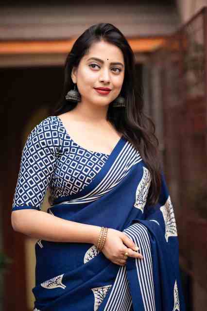Batik Style Printed Soft Cotton Feel Saree - Image 13