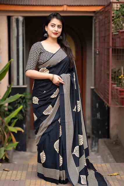 Batik Style Printed Soft Cotton Feel Saree - Image 3