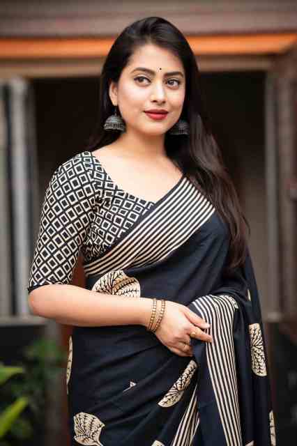 Batik Style Printed Soft Cotton Feel Saree - Image 10
