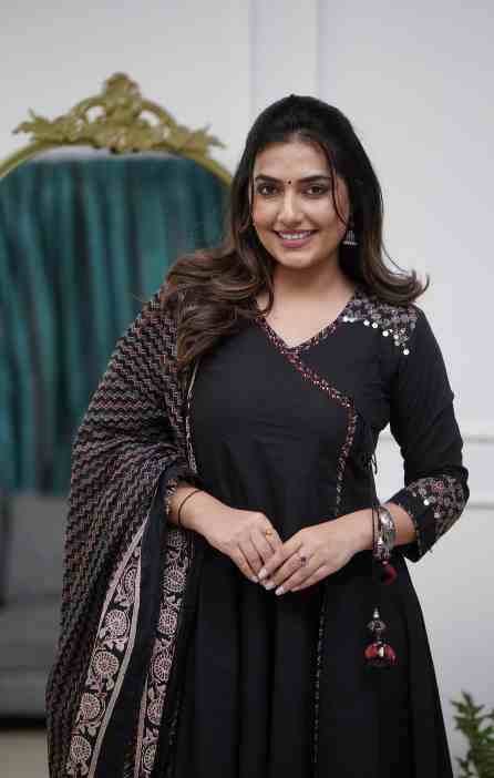Elegant Angrakha Style Kurta Pant & Dupatta Set - Image 2